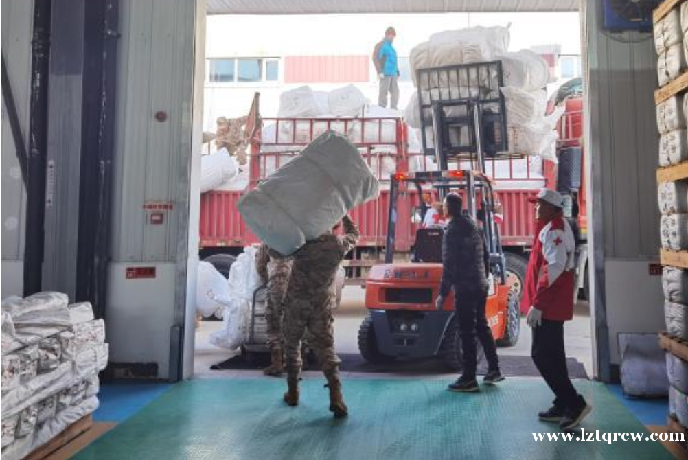 青海省红十字向震后青海受灾区调拨救灾物资
